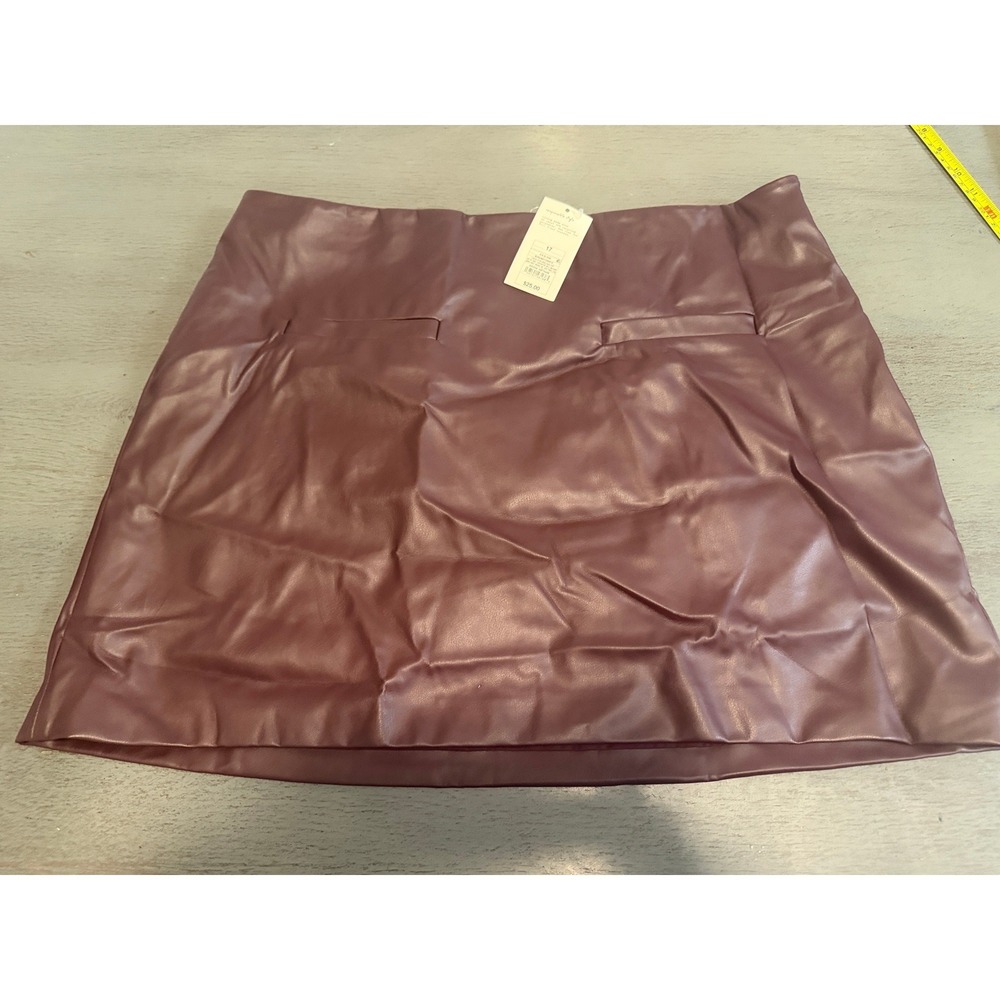 A New Day Burgundy Faux Leather Mini Skirt Size 17 NWT Z9WR1X